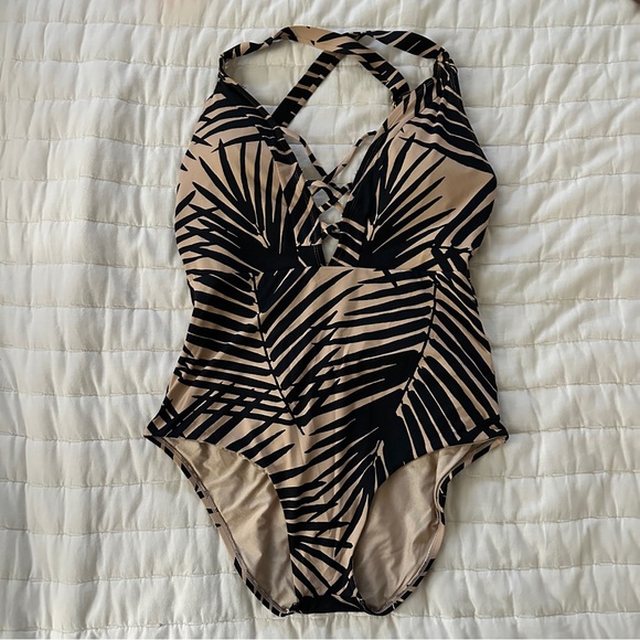 Women’s One-Piece Swimsuit Collection - Size Medium - Picture 8 of 13